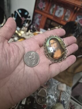 Vintage-Style Mona Lisa Portrait Brooch&pendant in Gold Tone